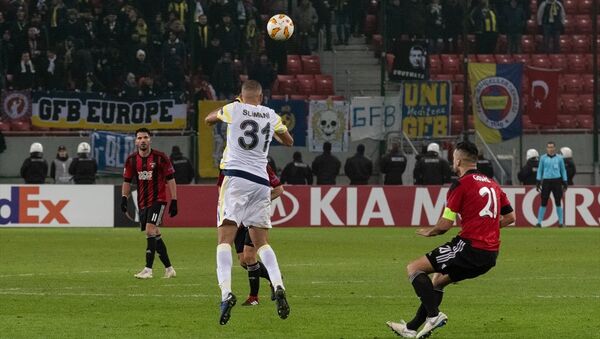 Gruptan çıkmaya garantileyen Fenerbahçe, son maçında Spartak Trnava'ya deplasmanda 1-0 yenildi - Sputnik Türkiye