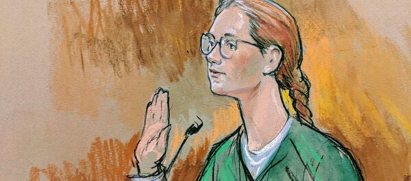 Washington'daki ABD Bölge Mahkemesi'nde yargılanan Rusya vatandaşı Mariya Butina'nın duruşma çizimi - Sputnik Türkiye