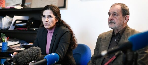 Demokratik Suriye Meclisi (DSM) Eş Başkanı Riyad Derar ve DSM Yürütme Kurulu Başkanı İlham Ehmed - Sputnik Türkiye