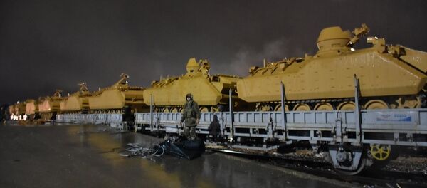 Suriye sınırındaki birliklere takviye amacıyla Çankırı'dan trenle yola çıkan askeri konvoy Gaziantep'e ulaştı. - Sputnik Türkiye