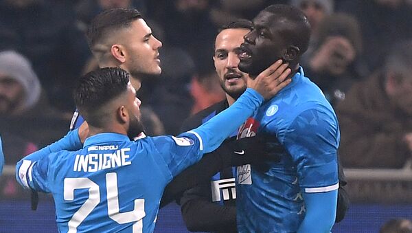 İnter ile Napoli arasında San Siro Stadı'nda oynanan ve Napoli'de forma giyen Koulibaly'ye yönelik ırkçı tezahüratlarla gündeme gelen maç - Sputnik Türkiye