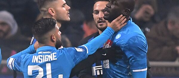İnter ile Napoli arasında San Siro Stadı'nda oynanan ve Napoli'de forma giyen Koulibaly'ye yönelik ırkçı tezahüratlarla gündeme gelen maç - Sputnik Türkiye