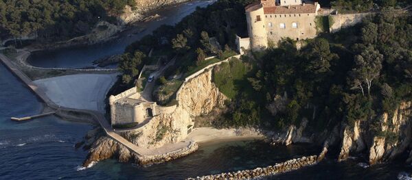 Fransa Cumhurbaşkanı'nın resmi tatil konutunun bulunduğu Bregancon Kalesi - Sputnik Türkiye