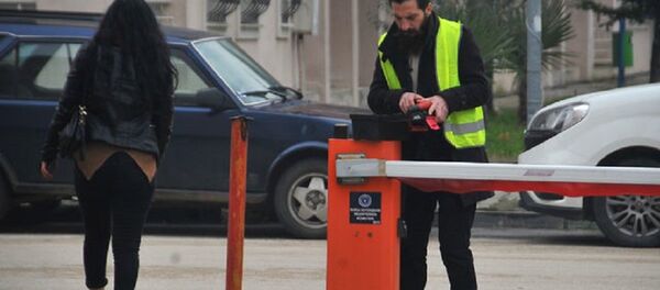 Aldatan eşlerin peşinde kılıktan kılığa giriyorlar - Sputnik Türkiye