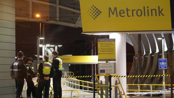 Manchester'ın Victoria istasyonunda bıçaklama olayının ardından polis inceleme yürüttü. - Sputnik Türkiye