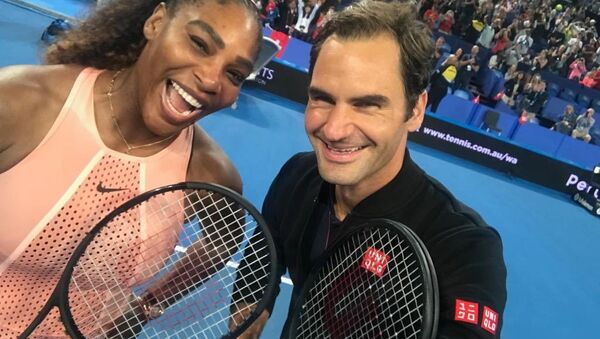 Hopman Kupası'nda İsviçre ile ABD arasındaki karışık çiftler maçı sayesinde Roger Federer ile Serena Williams kortta birbirine karşı ilk kez mücadele verdi. - Sputnik Türkiye