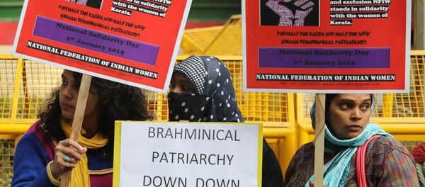 Hindistan'da kadınlardan cinsiyet eşitliği için 620 km'lik insan zinciri - Sputnik Türkiye