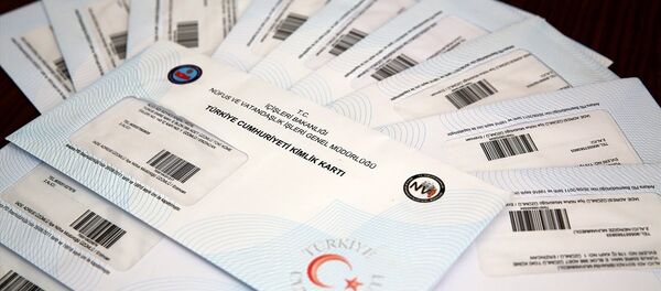 Kimlik kartları - Sputnik Türkiye