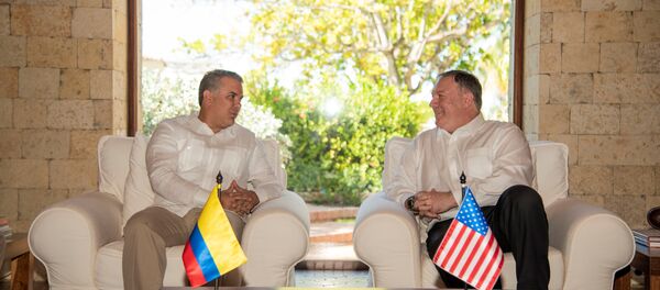 Kolombiya Devlet Başkanı Ivan Duque ve ABD Dışişleri Bakanı Mike Pompeo'nun görüşmesi - Sputnik Türkiye