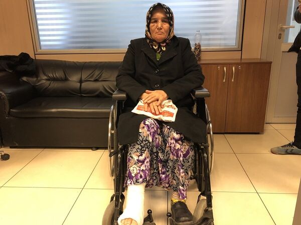 Fatma Çamur, hem katipten hem de polis eşinden şikayetçi oldu. - Sputnik Türkiye