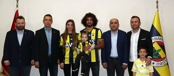 Sadık Çiftpınar resmen Fenerbahçe'de - Sputnik Türkiye