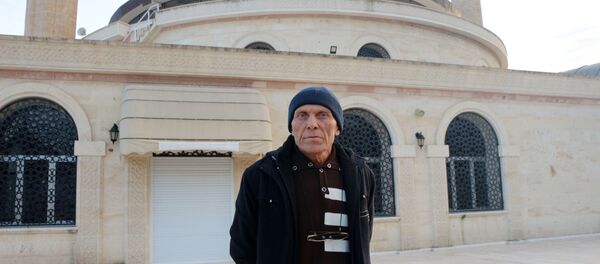 Boşanmaktan vazgeçen karısına tepki için kendi salasını okuttu: 'Eşim nasılsa ölecek, maaşını alayım' diye düşünüyor Boşanmaktan vazgeçen karısına tepki için kendi salasını okuttu: 'Eşim nasılsa ölecek, maaşını alayım' diye düşünüyor - Sputnik Türkiye