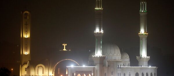 Mısır'da Ortadoğu'nun en büyük camisi ve kilisesi açıldı - Sputnik Türkiye