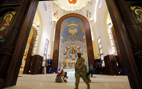 Mısır'da Ortadoğu'nun en büyük camisi ve kilisesi açıldı - Sputnik Türkiye