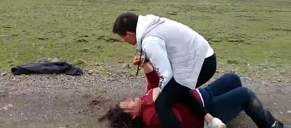 Cep telefonuna kaydedilen işkence anları. - Sputnik Türkiye