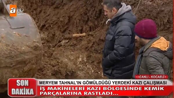 'Palu ailesi' olayında yeni gelişme: Kazı çalışmalarında kemik bulundu - Sputnik Türkiye