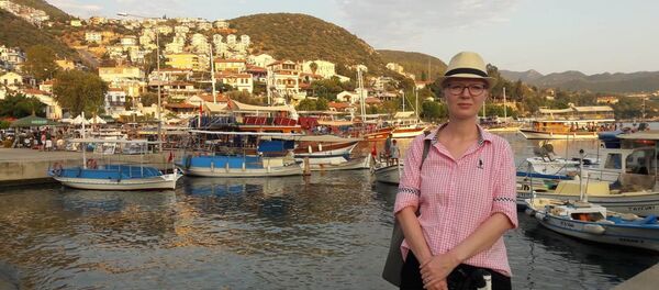 Anastasia Petrova Çetinkaya - Sputnik Türkiye