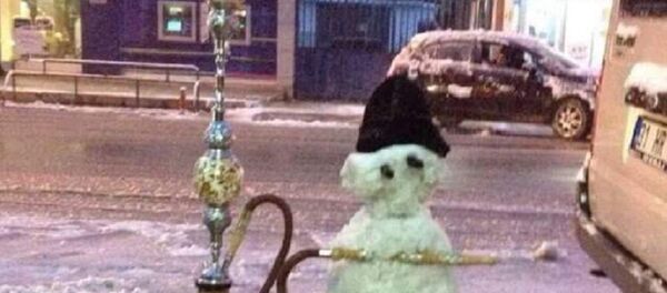 Nargile içen kardan adam - Sputnik Türkiye