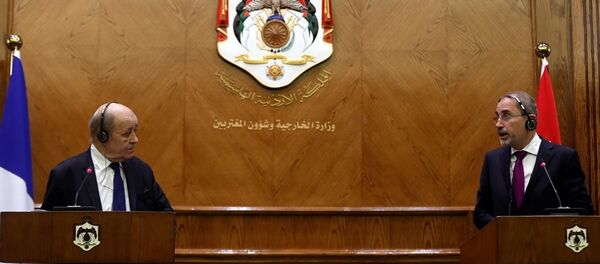 Fransa Dışişleri Bakanı Jean-Yves Le Drian ve Ürdün Dışişleri Bakanı Eymen es-Safedi - Sputnik Türkiye