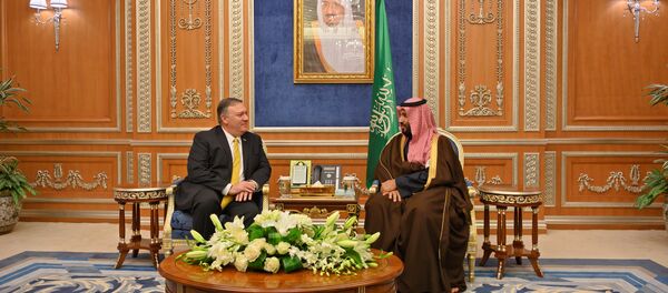 ABD Dışişleri Bakanı Mike Pompeo- Suudi Veliahtı Bin Selman - Sputnik Türkiye