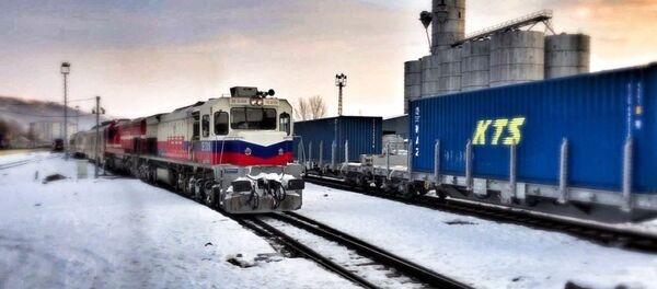 Karla bütünleşen Doğu Ekspresi havadan görüntülendi - Sputnik Türkiye