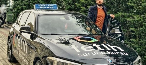 Sürücü kursu işletmecisi Ömer Faruk Topdemir - Sputnik Türkiye