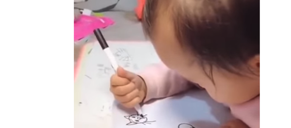 Minik kız, şaşırtıcı yeteneğiyle Çin’de viral oldu - Sputnik Türkiye