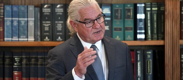 Cristiano Ronaldo tarafından tecavüze uğradığı gerekçesiyle dava açan Katryn Mayorga'nın avukatı Leslie Mark Stovall Cristiano Ronaldo tarafından tecavüze uğradığı gerekçesiyle dava açan Katryn Mayorga'nın avukatı Leslie Mark Stovall - Sputnik Türkiye