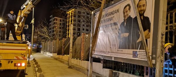 Kadıköy Belediyes, billboardlar söküldü - Sputnik Türkiye