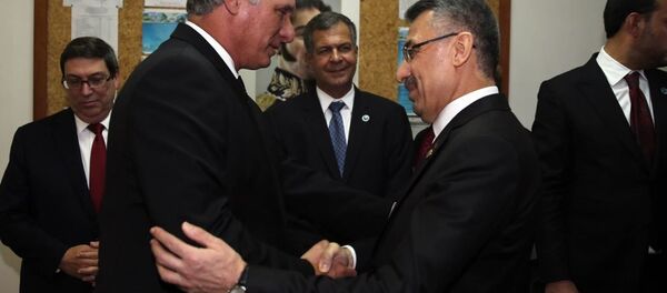 Cumhurbaşkanı Yardımcısı Fuat Oktay ile Küba Devlet Başkanı Miguel Diaz Canel - Sputnik Türkiye