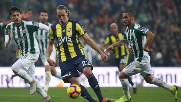 Spor Toto Süper Lig'inin 18. hafta maçında Fenerbahçe ve Bursaspor 1-1 berabere kaldı. - Sputnik Türkiye