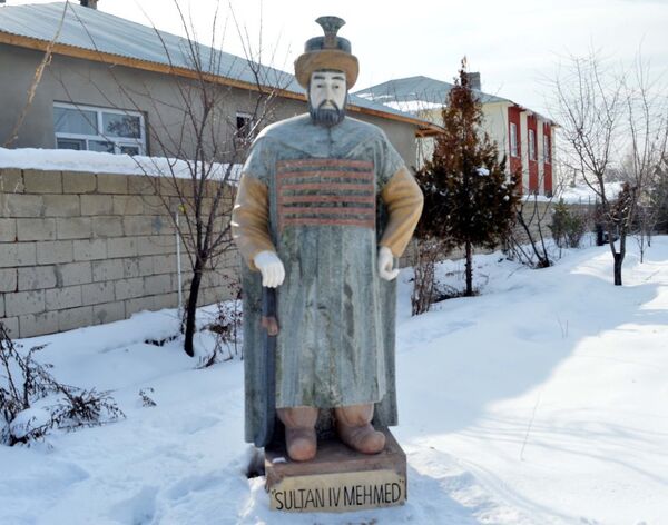 Çin'de yaptırılıp Van'a getirilen Osmanlı padişahının mermer heykeli - Sputnik Türkiye