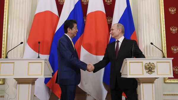Russian President Putin, Japanese PM Abe Hold Joint Presser - Sputnik Türkiye