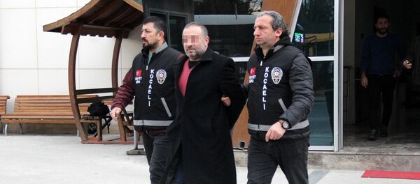 Kocaeli Büyükşehir binasına ateş açan kişi, adliyeye sevk edildi: İşsizim, bunalımdayım - Sputnik Türkiye