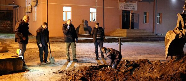 Okul bahçesindeki kazıda insan kemikleri bulundu - Sputnik Türkiye