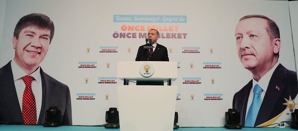 AK Parti Genel Başkanı ve Cumhurbaşkanı Recep Tayyip Erdoğan, partisinin Antalya İl Başkanlığı'nın teşkilat yemeğinde konuştu. AK Parti Genel Başkanı ve Cumhurbaşkanı Recep Tayyip Erdoğan, partisinin Antalya İl Başkanlığı'nın teşkilat yemeğinde konuştu. - Sputnik Türkiye