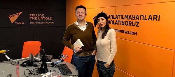 Yazar Azra Kohen - Sputnik Türkiye