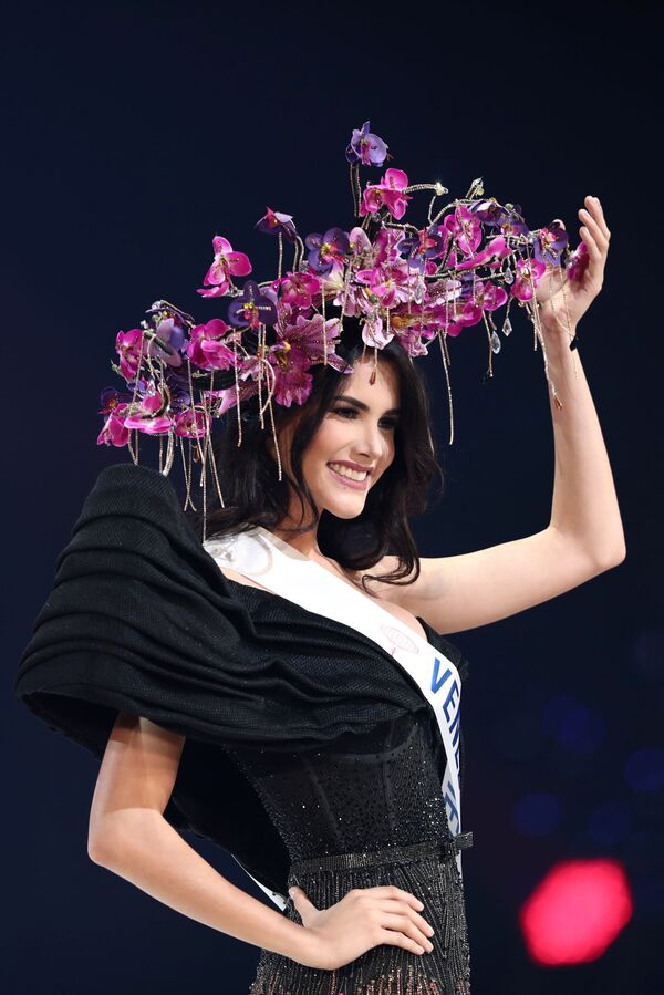 Miss International 2018 unvanını kazanan Venezüella güzeli Mariem Claret Velazco Garcia. - Sputnik Türkiye
