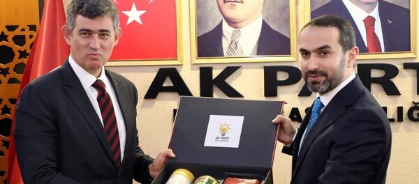 TBB Başkanı Metin Feyzioğlu - AK Parti Rize İl Başkanı İshak Alim - Sputnik Türkiye