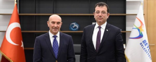 CHP’nin İzmir Büyükşehir Belediye Başkan Adayı Tunç Soyer, partisinin İstanbul Büyükşehir Belediye Başkan Adayı Ekrem İmamoğlu’na destek ziyaretinde bulundu. - Sputnik Türkiye