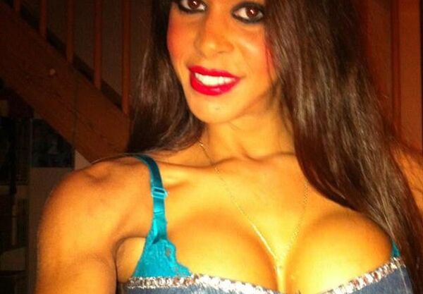 36 yaşındaki İngiliz Hayley Leeanna, ilginç bir araştırma yaparak, kadınların hangi dış görünümünün erkekleri en çok cezbettiğini ortaya çıkarmaya çalıştı. - Sputnik Türkiye