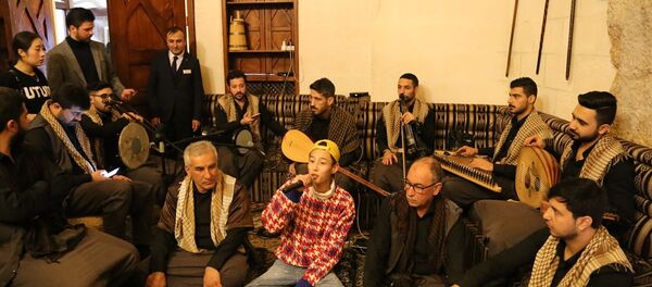 'Seni romantik Türkiye'ye götürmek istiyorum' diyen Çinli şarkıcı Türkiye'de - Sputnik Türkiye