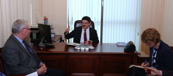 AK Parti Genel Başkan Danışmanı Yasin Aktay, Birleşmiş Milletler (BM) Yargısız ve Keyfi İnfazlar Özel Raportörü Dr. Agnes Callamard - Sputnik Türkiye