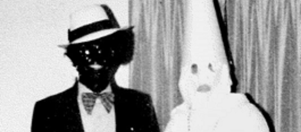 The offending image found in Governor Ralph Northam's yearbook. - Sputnik Türkiye