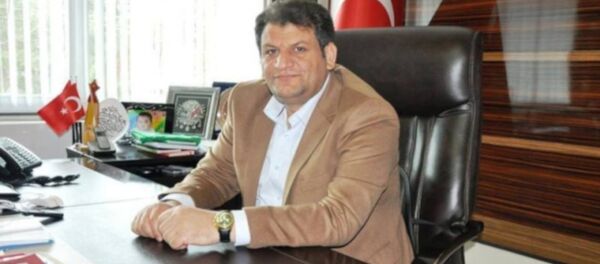 31 Mart 2019 yerel seçimleri yaklaşırken Saadet Partisi’ne katılımlar başladı. Kurulan ittifaklardan memnun olmayan belediye başkanlarının adresi Saadet Partisi oldu. Birçok il ve ilçede hali hazırda belediye başkanları Cumhur İttifakına tepki göstererek Saadet Partisi'ne katıldı. - Sputnik Türkiye