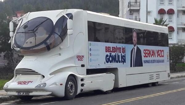 Serkan Yazıcı, seçim otobüsü - Sputnik Türkiye