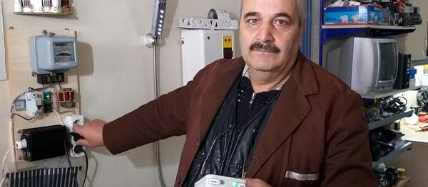 'Dadaş mucit' lakaplı 57 yaşındaki elektrik teknisyeni Ebubekir Taşbaşı - Sputnik Türkiye