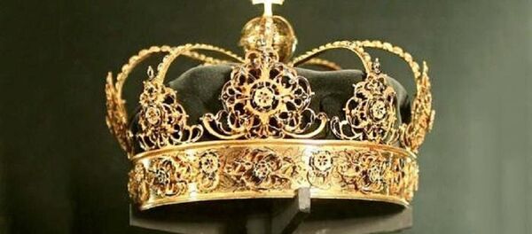 İsveç Kralı 4. Karl'ın tacı - Sputnik Türkiye