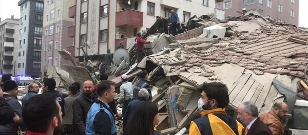 Kartal'da bir bina çöktü - Sputnik Türkiye