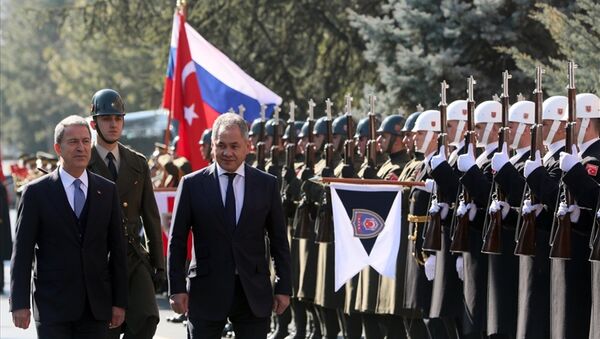 Rusya Savunma Bakanı Sergey Şoygu ve Savunma Bakanı Hulusi Akar - Sputnik Türkiye